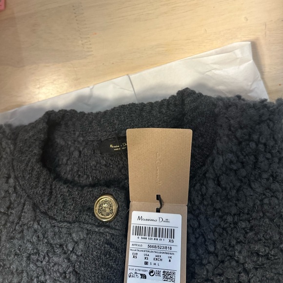 Massimo Dutti Boucle Knit cardigan with buttons. Sold out in stores. Super cozy - Picture 4 of 6